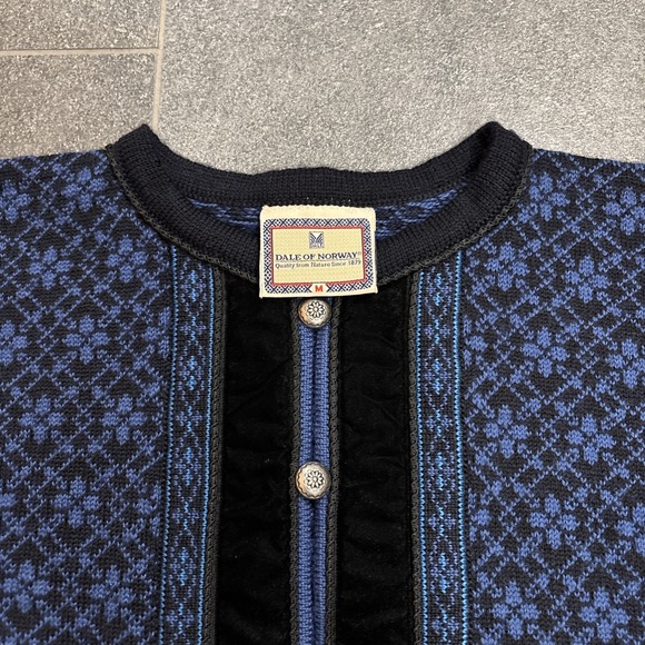 Dale of Norway Pure Wool Cardigan Sweater M Norwegian Blue Black Velvet Trim - Picture 2 of 16